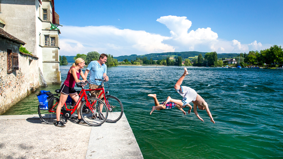 Bike tour on the Lower Lake and to Rhine Falls