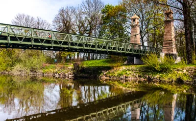 Suspension bridge
