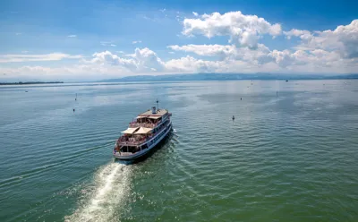 Excursion boat on the Upper Lake