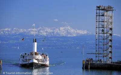 Lake Constance Cycle Path_Friedrichshafen - The viewing tower on the jetty