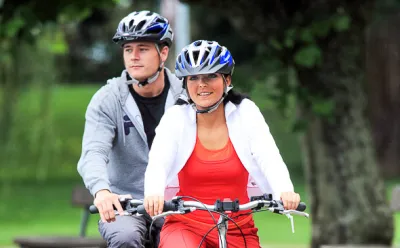 Cyclists at Lake Constance