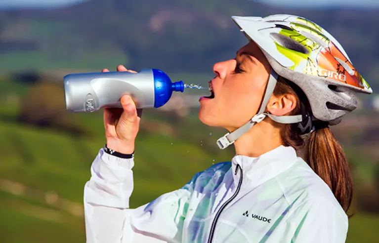 Thirst quencher for road cyclists